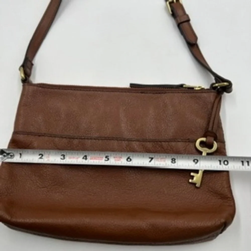 Fossil Brown Pebbled Leather Crossbody Bag ZB7228 with Key Charm - Picture 6 of 9